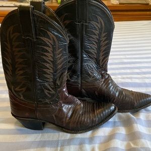 Justin Women’s Size 7B Lizard Skin Cowboy Boots will add Nordstrom stretcher